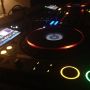 Maar wel een Brabantse verjaardag met een dj-set in de woonkamer.