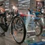【Honda Collection Hall 2016】更に続きます 今度は二輪の市販車編 フロアの入り口にはホンダの原点たる自転車用補助エンジン、みんな大好きスーパーカブ、元祖ナナハンCB750が展示 