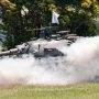 【武山駐屯地 東部方面混成団創立6周年記念行事】砲塔から白旗が出てきたぞｗｗｗｗｗ なんだリアル戦車道(ガルパン)だったかｗｗｗｗｗ 実に分かりやすい表現だｗｗｗｗｗ 