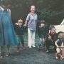 Toen ik nog hele dagen in mijn pyjamabroek en rubber laarzen doorbracht, maar al wel begreep dat je fotografen in privé situaties beter op afstand kunt houden. #tbt
