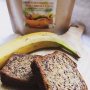 Dit recept voor bananenbrood is makkelijk, gezond en ontzettend lekker. Het brood is nog smeuïger als het een nacht in de koelkast heeft gestaan. Enjoy!

Wat heb je nodig?
– 3 rijpe bananen
– 2 grote eieren
– 100 gram amandelmeel of boekweitmeel
– 50 gr havermout
– 1,5 theelepel bakpoeder
– 1 scoop Vegan proteïne van Ekopura – ½ theelepel kaneel
– Snufje zout

Hoe maak je het?
Meng alles in de grote kom en roer het door elkaar. Vet de ingevette springvorm in met kokosvet. Schenk het beslag in de cakevorm. Bak het brood 45 minuten op 175 graden. @ekopura #bananenbrood #food #healthy #vegan