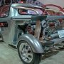 【東京モーターショー2015】エンジンはリアにむき出しのまま搭載 実際に走るのかは不明ｗ