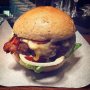 This Baek burger is one of my new favorite burgers in Rotterdam. Especially the combination of veal with the birambi chutney mayonnaise works well. 🍔🔥
#rotterdam #burger #birambi #hothothot
