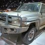 【東京モーターショー2015】この真っ白なランクルは一体ｗ