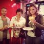 OMGWTFBBQ m’n moeder staat in de studio met de midnight snack! 