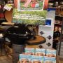 Ja hoor! Hij ligt zelfs in de 'winkel': 'Ekdom's BBQ Box 2014'! Uiteraard naast de bbq's ;)  