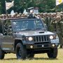 【武山駐屯地 東部方面混成団創立6周年記念行事】駐屯地の偉い人が隊員の方々の周りをクルマでぐーるぐる お決まりのルーチンワークですねｗ