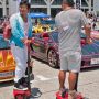 【お台場スーパーカーミーティング】セグウェイ的な立ち乗り二輪コミューターのレンタルが行われていました 右の方が乗ってる方がロボステップM1で左の方が乗ってるのがイモーションSCV