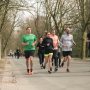 Vijf kilometer lekker hard rennen door het Vondelpark: heerlijk! Zaterdag 28 mei is het weer tijd voor Vondelgym’s Fast Five, alweer de derde editie van onze eigen race. Tijdens de Fast Five kun je testen in wat voor tijd jij vijf kilometer kunt lopen. En dan is er ook nog de Fast Five Wisselbeker voor degene met de snelste tijd. Kom rennen, you know you want it.  #vondelgymfastfive #vondelpark #running @klaasboom Foto @pimrinkes