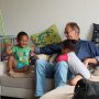 Dit is mijn vader. Hij wordt 75 dit jaar. Ik vind hem vitaler dan tien jaar geleden. Mijn moeder zorgt dat hij genoeg beweegt en goed eet. Maar het komt ook door alle kleinkinderen in zijn leven. Zoals deze twee, van mijn oudste broer. Hun ouders hebben er de handen vol aan, maar mijn vader krijgt er alleen maar energie van. Prachtig, vind ik het. #vaderdag