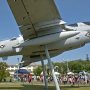【厚木基地日米親善春まつり2016】直下から見上げるとダイナミック地上展示っすねｗ モニュメント的なものなのか？ 