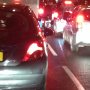 Vauxhaul brg rd , multi million ££ cycle lane not 5ft to his left & this prick wants to squeeze between coaches
#cannonfodder
