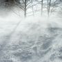 湯の湖名物・地吹雪 (((( ；ﾟДﾟ)))ｶﾞｸｶﾞｸﾌﾞﾙﾌﾞﾙ