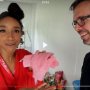 Wat zijn dit voor freaky handschoentjes in de kleedkamer van @liannelahavas? Dat zie je in m'n tweede #pp16 vlog, VLOG020. Link in bio! #liannelahavas #festival #pinkpop #backstage