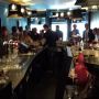 De bar stroomt vol. Discussie over de toekomst van de regionale journalistiek in Zwolle. #STOUTnieuws