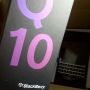 Yes! Finally! En ze ligt heeeerlijk in de hand. #BlackBerry #Q10 #MyPrecious