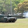 【武山駐屯地 東部方面混成団創立6周年記念行事】120mm滑腔砲発射！(空砲) 空砲とはいえとんでもない轟音が響くｗｗｗｗｗ 