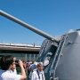 【横浜開港祭 護衛艦たかなみ一般公開】艦首に装備された54口径127mm単装速射砲 おまいら俺の前に立たないでくれｗ 
