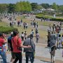 【ひたち海浜公園2017】ゲートを抜けると広大な公園敷地がお出迎え～ ここからネモフィラの丘までしばしウォーキング！ 