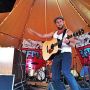 Er klinken Beats of Love in de grote tipi.. Straks @BackcornerBBand live! #3FM #ZC