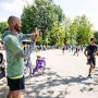 Zondag staan er enkele tienduizenden hardlopers aan de start van de Dam tot Damloop. En da's mooi. Maar weet je wat nog mooier is? Nou? Dat er zaterdag eerst de Vondelgym's Fast Five is! Tuurlijk, gewoon om 13:00 uur verzamelen in de gym! Awesome!!! #vondelgymsfastfive #running 📸 @annemariedekkerphotography