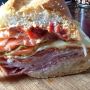 Sandwich van Sal, Chris en Charlie.