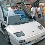 【蔵の街スーパーカーパレード】ウン千万円のクルマの脇をビール片手に闊歩するオッサン達ｗ 日常と非日常のコントラストよｗ