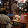 Koffie bij the Housing Works Bookstore Cafe. 