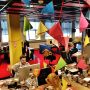 Versierd bureau bij #BNN. Vandaag 10 jaar op #3FM!!