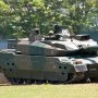 【武山駐屯地 東部方面混成団創立6周年記念行事】うなる水冷4サイクルV型8気筒ディーゼルエンジン 1,200psは伊達じゃない！！ 