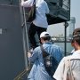 【艦艇公開 in 大洗2017】シースパローの発射機のある後部デッキ先端から飛行甲板へはこのやたらと急な階段を登っていきます