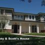 @LilMissGlitter wait! That looks like Kourtney and Scott's house. 