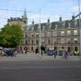Volgens mij gaan ze zo een charge uitvoeren en de Het Binnenhof ontruimen. Het werd tijd ook. #boeven