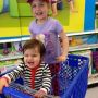 Bij de Toys r us. 