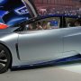 【東京モーターショー2015】ステージ上ではほんの短い距離&徐行ではありますが自動運転のデモも行われました