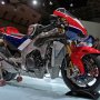 【東京モーターショー2015】GPマシン『RC213V』の公道仕様版RC213V-S お値段2,000万円ｗｗｗｗｗ