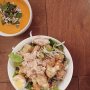 Oelala this is what you call a healthy lunch 😋 #jammie #clean #healthy #food  #salad #soup #SLA #delicious #lunch