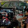 【オートジャンボリー2014】1号棟エントランスには各種カットモデルが展示 写真はリーフ
