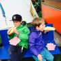 T. En K. En een hotdog. 